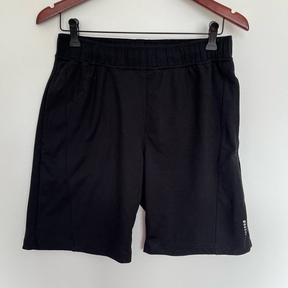 Under Armour Black Men's Shorts size large - Picture 2 of 7